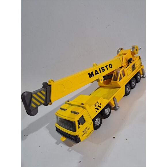 Maisto Powerline Die Cast Heavy Duty Friction Motor M78 Crane (Missing Hook)